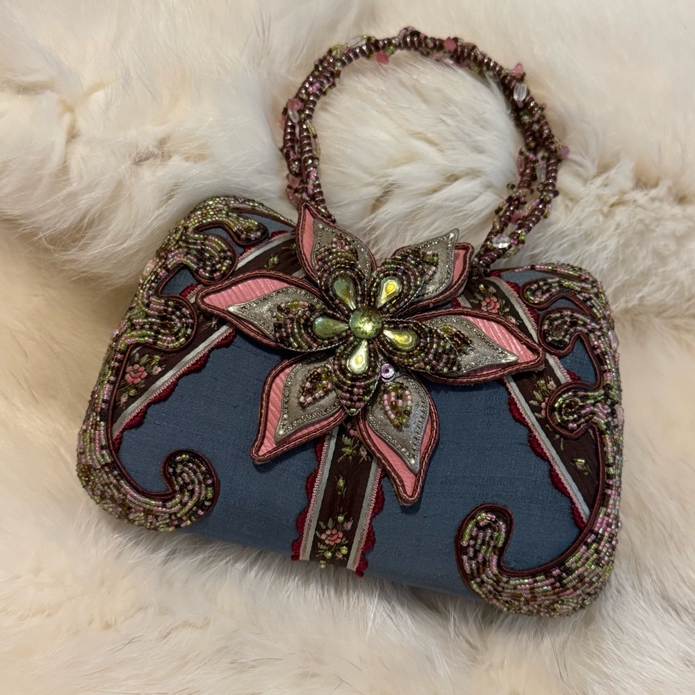 MARY FRANCES - vintage beaded handbag  **RARE RETIRED DESIGN**EUC